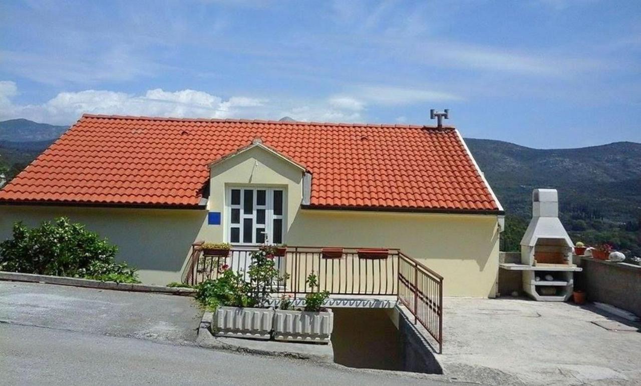 Apartments Mara Molunat Exterior photo
